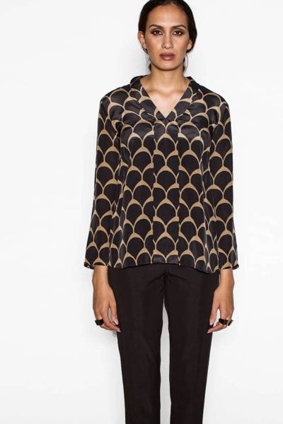 Rasa Scallop Black Silk Bella Top