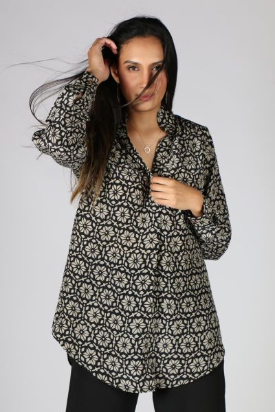 Anupamaa Rome Floral Shirt In Black